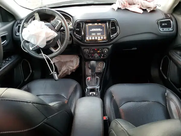 3C4NJDCB6JT470920 2018 JEEP COMPASS - Image 8