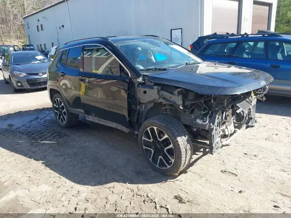 3C4NJDCB6JT481514 2018 JEEP COMPASS - Image 1