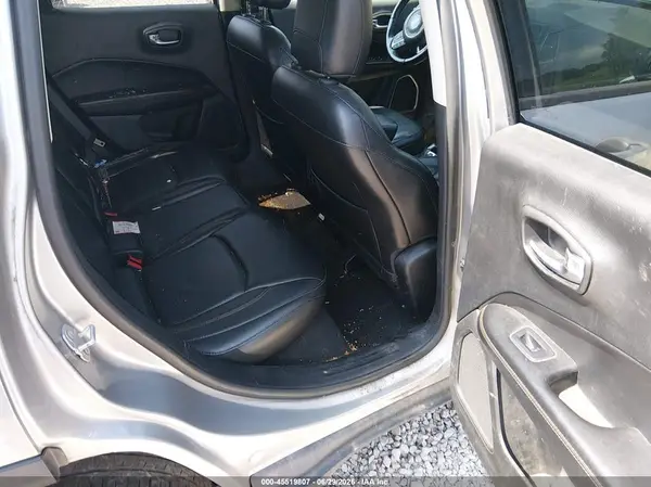 3C4NJDCB6JT484266 2018 JEEP COMPASS - Image 8