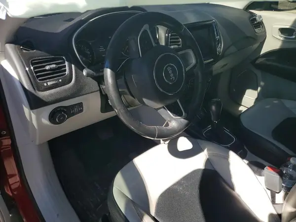 3C4NJDCB6KT585132 2019 JEEP COMPASS - Image 8