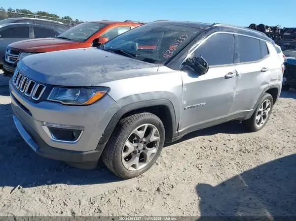 3C4NJDCB6KT596244 2019 JEEP COMPASS - Image 2