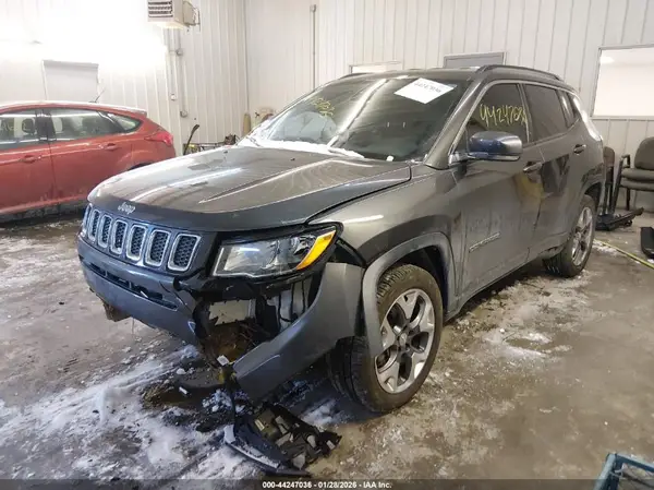 3C4NJDCB6KT620185 2019 JEEP COMPASS - Image 2