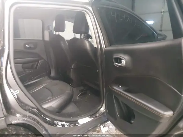 3C4NJDCB6KT620185 2019 JEEP COMPASS - Image 8