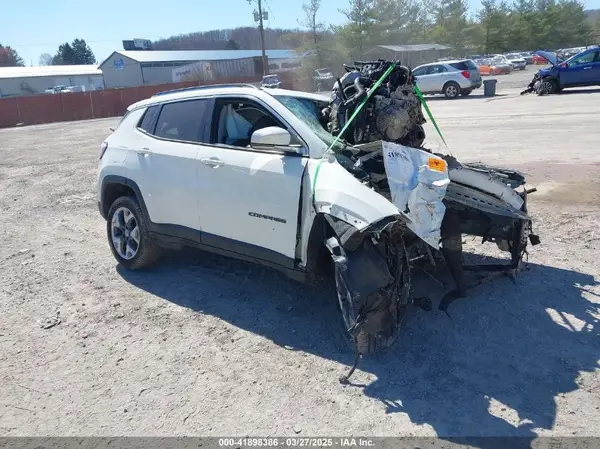 3C4NJDCB6KT639156 2019 JEEP COMPASS - Image 1