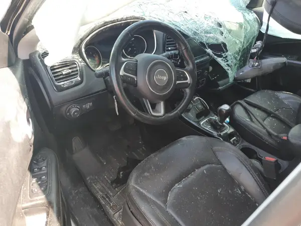 3C4NJDCB6KT648505 2019 JEEP COMPASS - Image 8