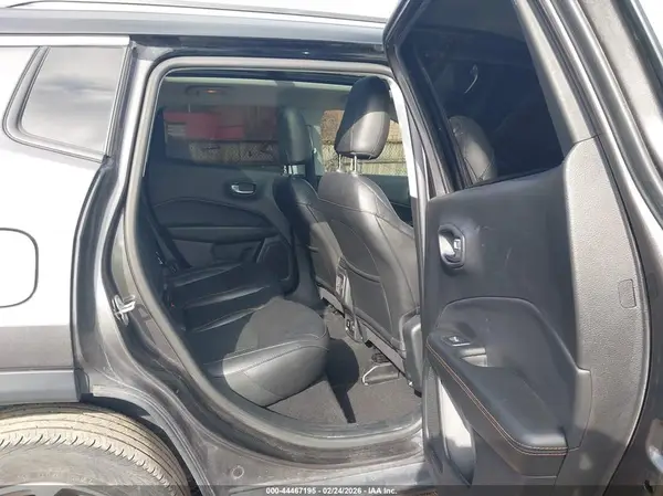 3C4NJDCB6KT656622 2019 JEEP COMPASS - Image 8