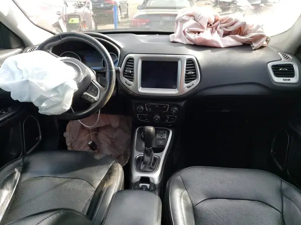 3C4NJDCB6KT670505 2019 JEEP COMPASS - Image 8