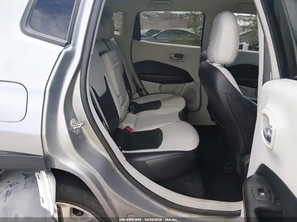 3C4NJDCB6KT771818 2019 JEEP COMPASS - Image 8