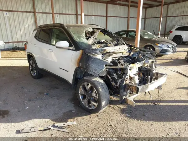3C4NJDCB6KT775626 2019 JEEP COMPASS - Image 1