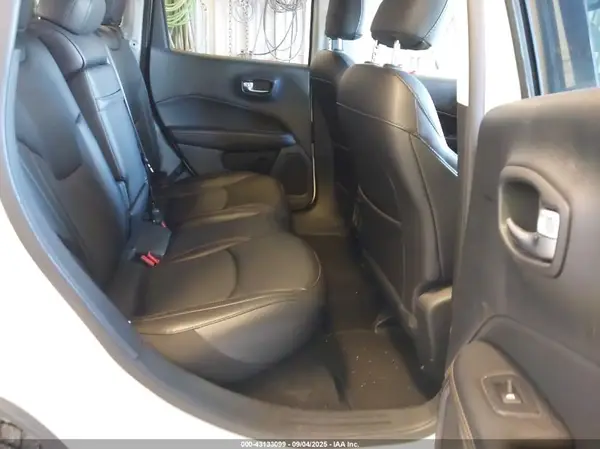 3C4NJDCB6KT828793 2019 JEEP COMPASS - Image 8