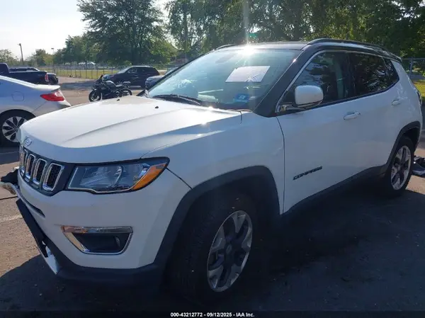 3C4NJDCB6LT245593 2020 JEEP COMPASS - Image 2