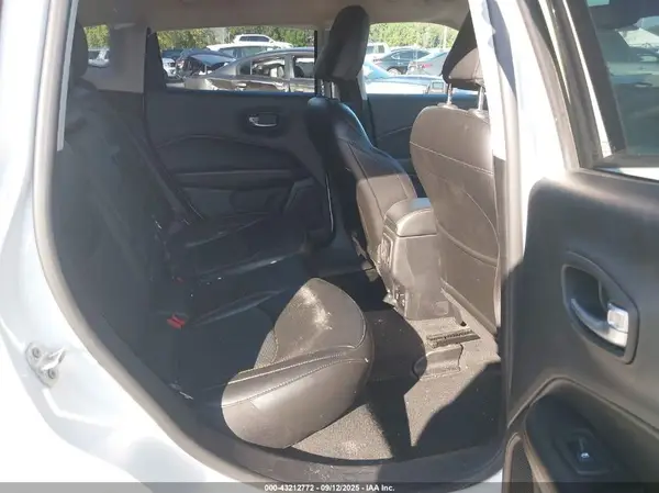 3C4NJDCB6LT245593 2020 JEEP COMPASS - Image 8