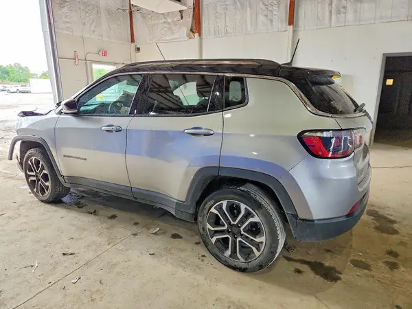3C4NJDCB6NT112061 2022 JEEP COMPASS - Image 2