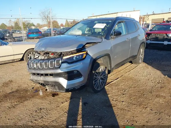 3C4NJDCB6NT160465 2022 JEEP COMPASS - Image 2