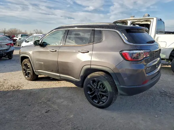 3C4NJDCB6NT170686 2022 JEEP COMPASS - Image 2