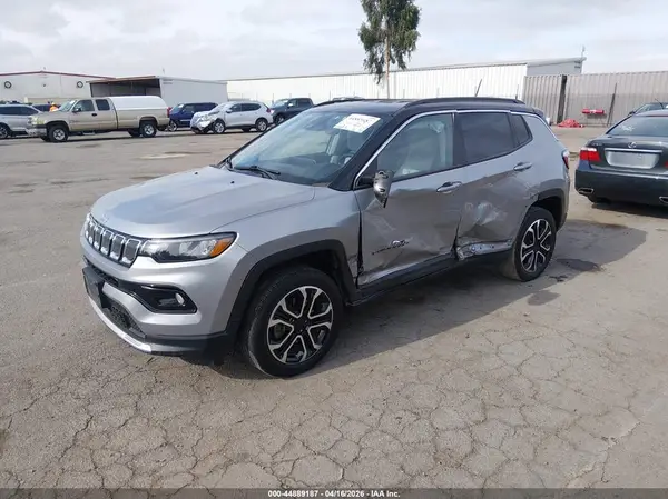 3C4NJDCB6NT176696 2022 JEEP COMPASS - Image 2