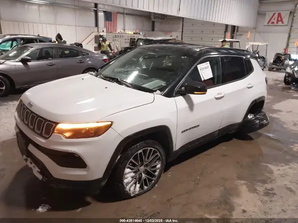 3C4NJDCB6NT193921 2022 JEEP COMPASS - Image 2