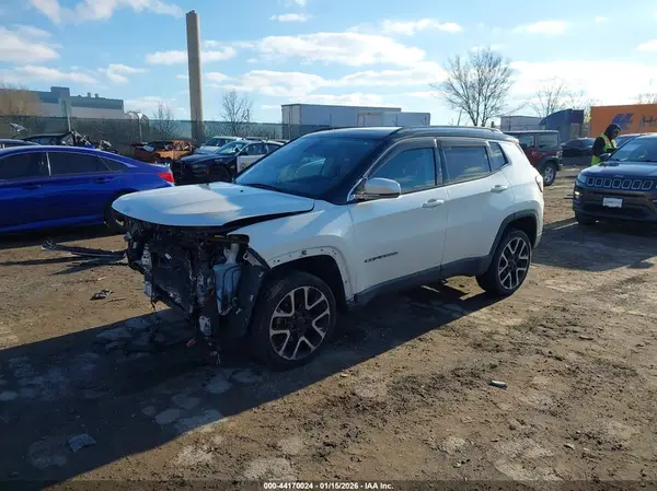 3C4NJDCB7JT115142 2018 JEEP COMPASS - Image 2