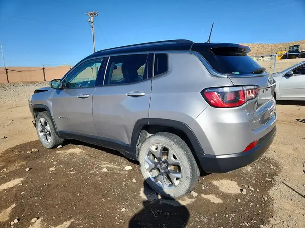 3C4NJDCB7JT135505 2018 JEEP COMPASS - Image 2