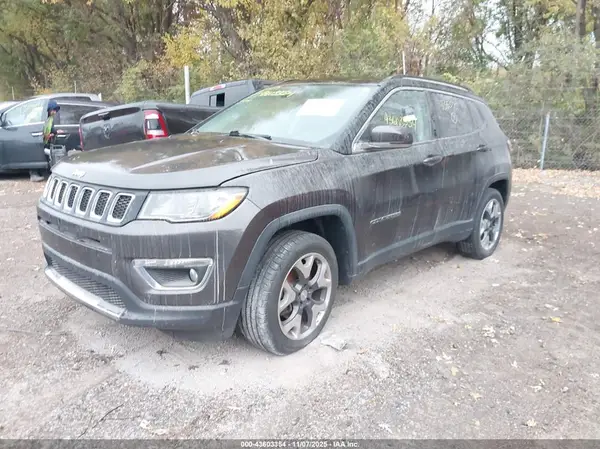 3C4NJDCB7JT135570 2018 JEEP COMPASS - Image 2