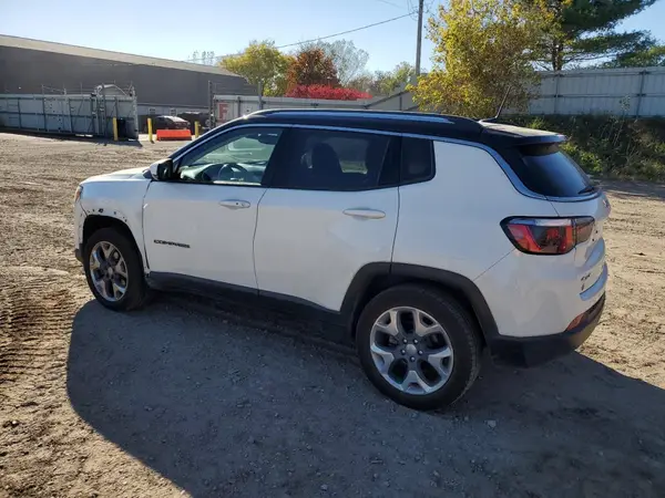 3C4NJDCB7JT135651 2018 JEEP COMPASS - Image 2
