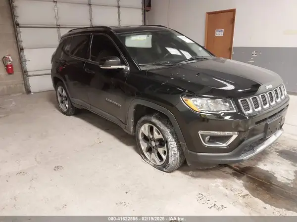 3C4NJDCB7JT175258 2018 JEEP COMPASS - Image 1