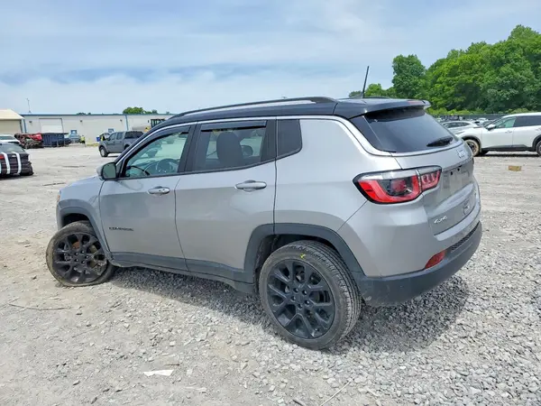 3C4NJDCB7JT177415 2018 JEEP COMPASS - Image 2