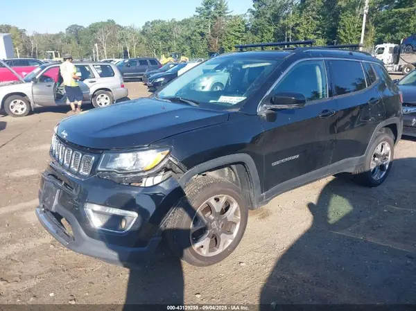 3C4NJDCB7JT199379 2018 JEEP COMPASS - Image 2