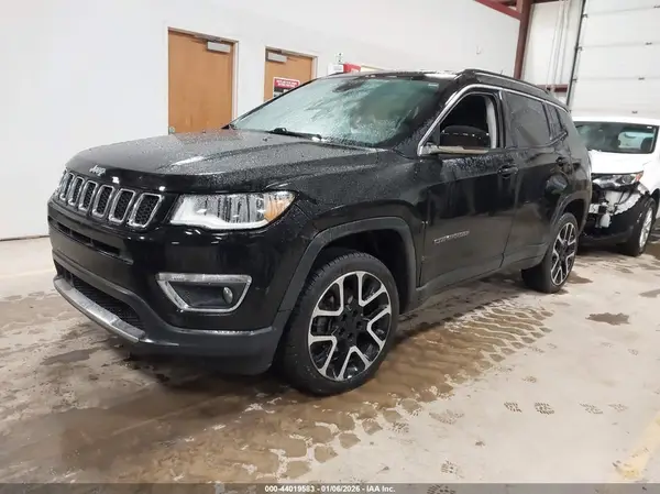3C4NJDCB7JT231537 2018 JEEP COMPASS - Image 2