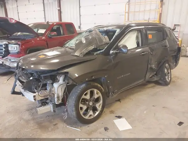 3C4NJDCB7JT238746 2018 JEEP COMPASS - Image 2