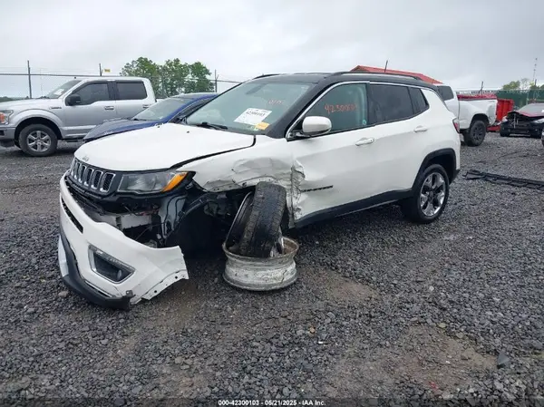 3C4NJDCB7JT246376 2018 JEEP COMPASS - Image 2