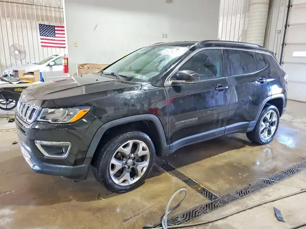 3C4NJDCB7JT255563 2018 JEEP COMPASS - Image 1