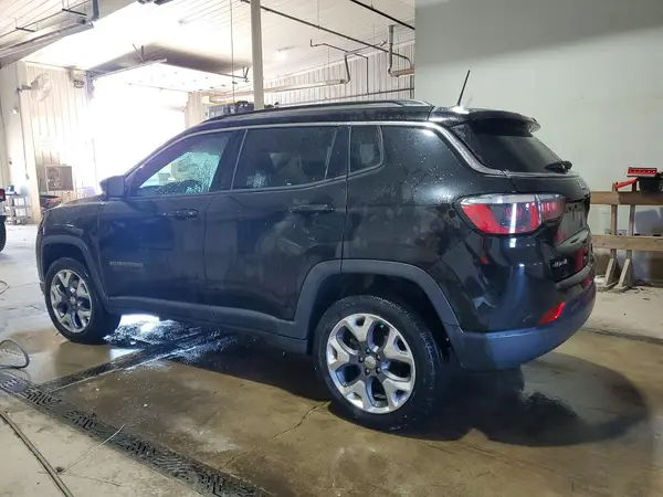 3C4NJDCB7JT255563 2018 JEEP COMPASS - Image 2