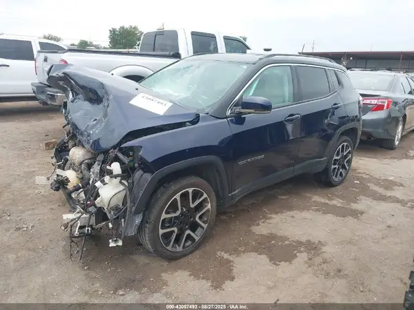 3C4NJDCB7JT261346 2018 JEEP COMPASS - Image 2
