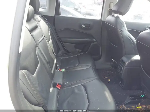 3C4NJDCB7JT280723 2018 JEEP COMPASS - Image 8