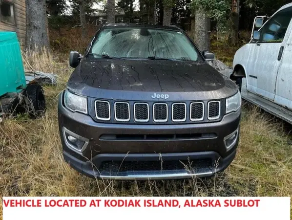 3C4NJDCB7JT283461 2018 JEEP COMPASS - Image 2