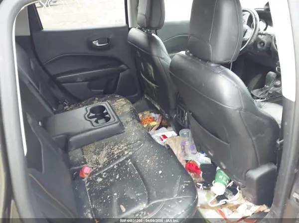 3C4NJDCB7JT283475 2018 JEEP COMPASS - Image 8
