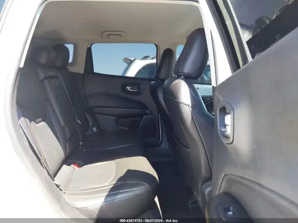 3C4NJDCB7JT290510 2018 JEEP COMPASS - Image 8