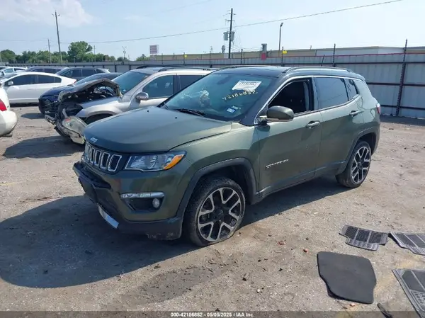 3C4NJDCB7JT298249 2018 JEEP COMPASS - Image 2