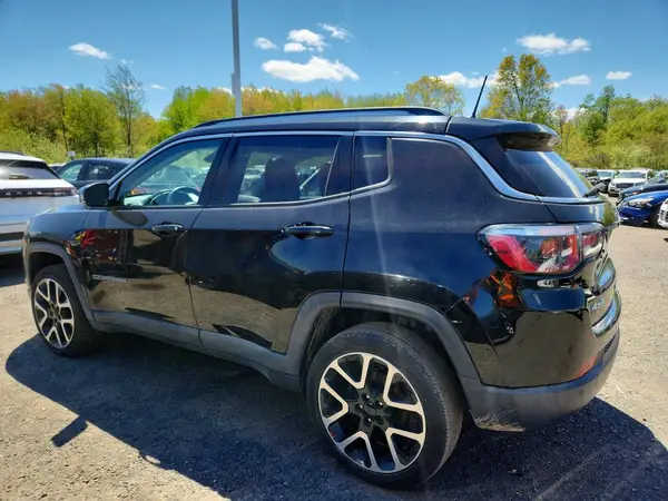3C4NJDCB7JT315292 2018 JEEP COMPASS - Image 2