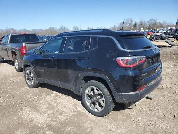 3C4NJDCB7JT332920 2018 JEEP COMPASS - Image 2