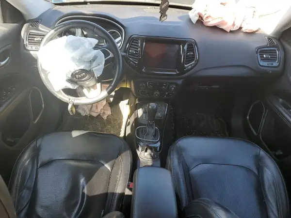 3C4NJDCB7JT332920 2018 JEEP COMPASS - Image 8