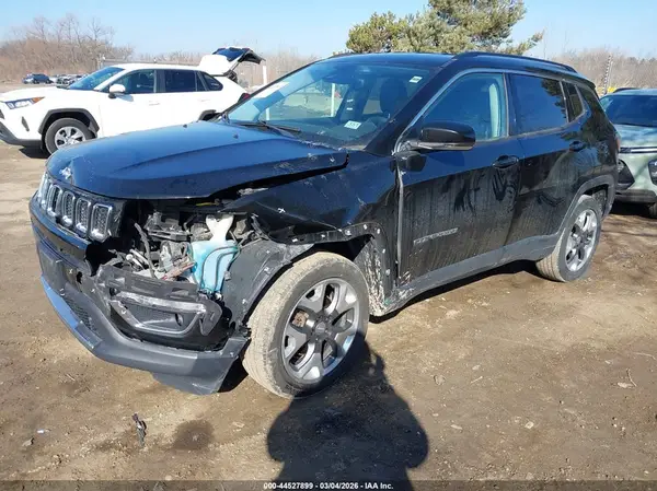 3C4NJDCB7JT334179 2018 JEEP COMPASS - Image 2