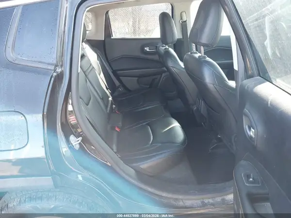 3C4NJDCB7JT334179 2018 JEEP COMPASS - Image 8