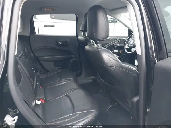 3C4NJDCB7JT340659 2018 JEEP COMPASS - Image 8