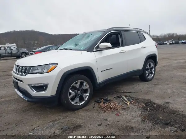 3C4NJDCB7JT348986 2018 JEEP COMPASS - Image 2