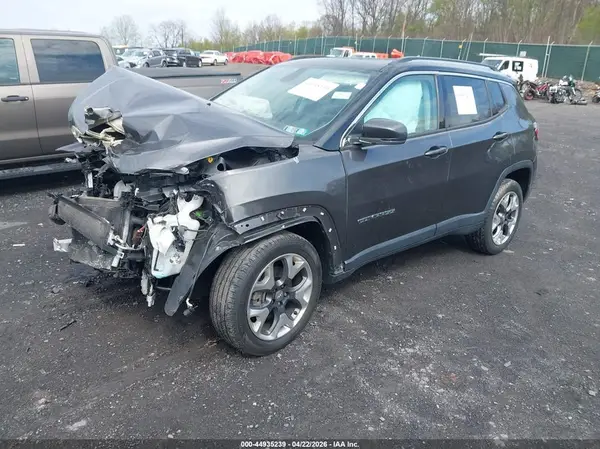 3C4NJDCB7JT354853 2018 JEEP COMPASS - Image 2