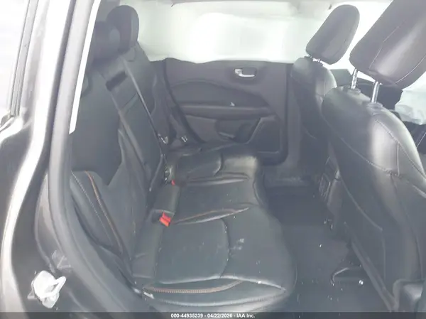 3C4NJDCB7JT354853 2018 JEEP COMPASS - Image 8