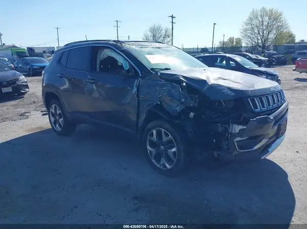 3C4NJDCB7JT355064 2018 JEEP COMPASS - Image 1