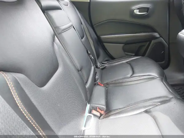 3C4NJDCB7JT372964 2018 JEEP COMPASS - Image 8